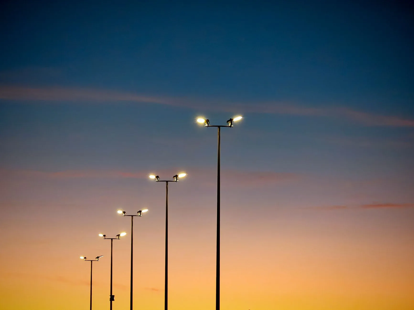 兰州鲤轩科技解析：数字化平台系统集成的关键技术路径
